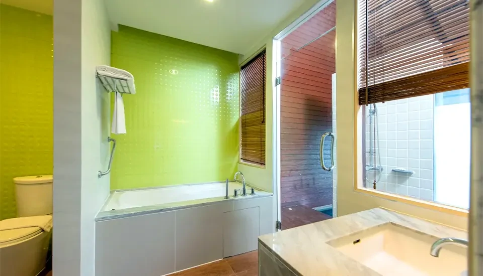 هتل هالیدی انانگ بیچ ریزورت